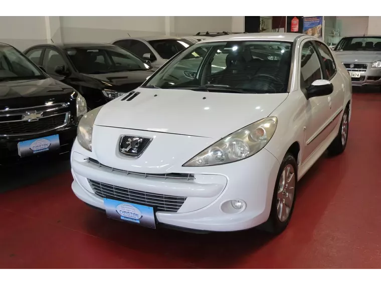 Peugeot 207 Branco 13