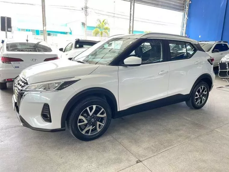 Nissan Kicks Branco 4