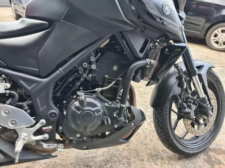 Yamaha MT-03 Preto 7