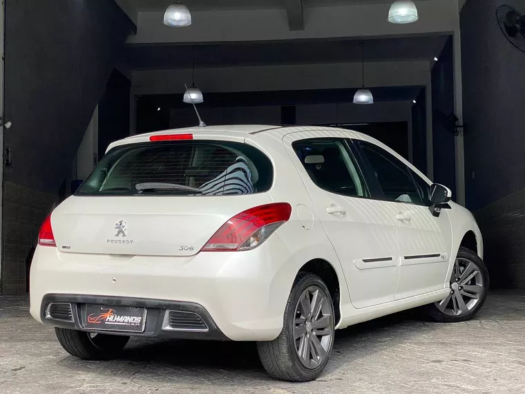 Peugeot 308 Branco 12