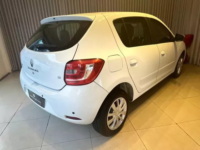 Renault Sandero Branco 18