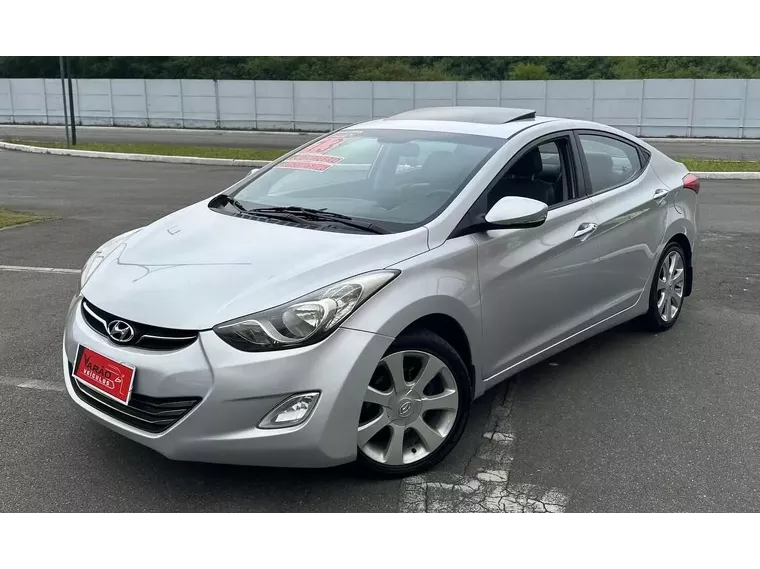 Hyundai Elantra Prata 15