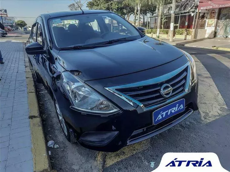 Nissan Versa Preto 6