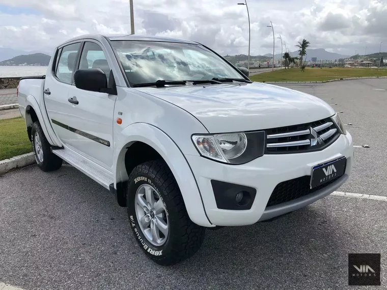 Mitsubishi L200 Triton Branco 6