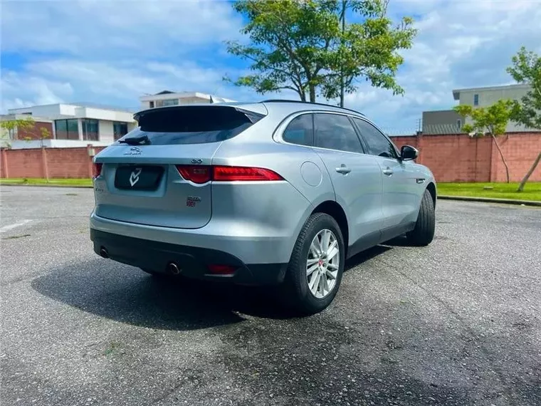 Jaguar F-pace Prata 10