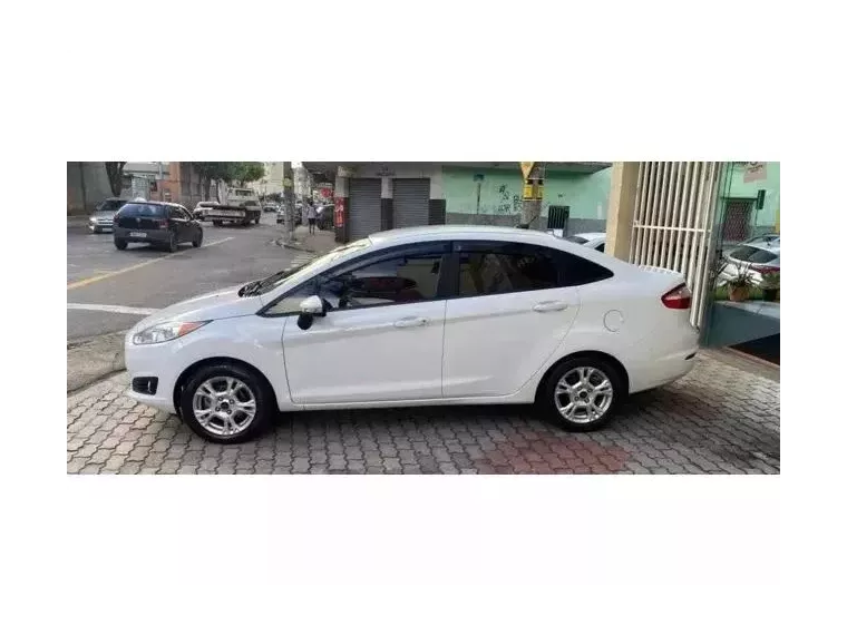 Ford Fiesta Branco 8