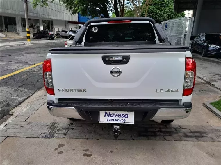 Nissan Frontier Branco 12