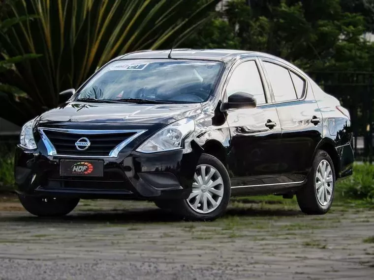 Nissan Versa Preto 4