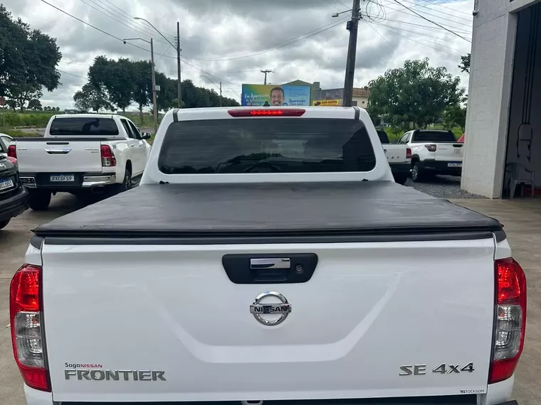 Nissan Frontier Branco 4