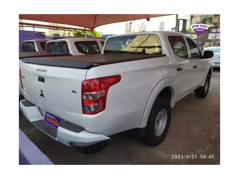 Mitsubishi L200 Branco 2