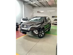 Toyota Hilux SW4