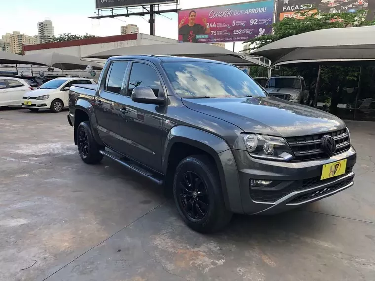 Volkswagen Amarok Cinza 13