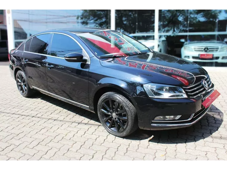 Volkswagen Passat Preto 4