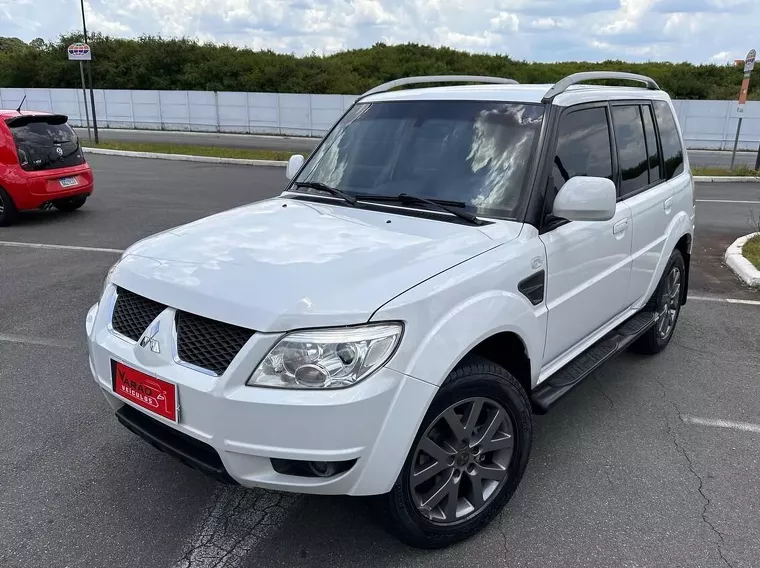 Mitsubishi Pajero TR4 Branco 13