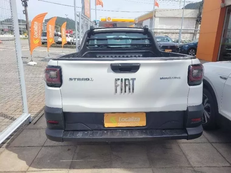 Fiat Strada Branco 4