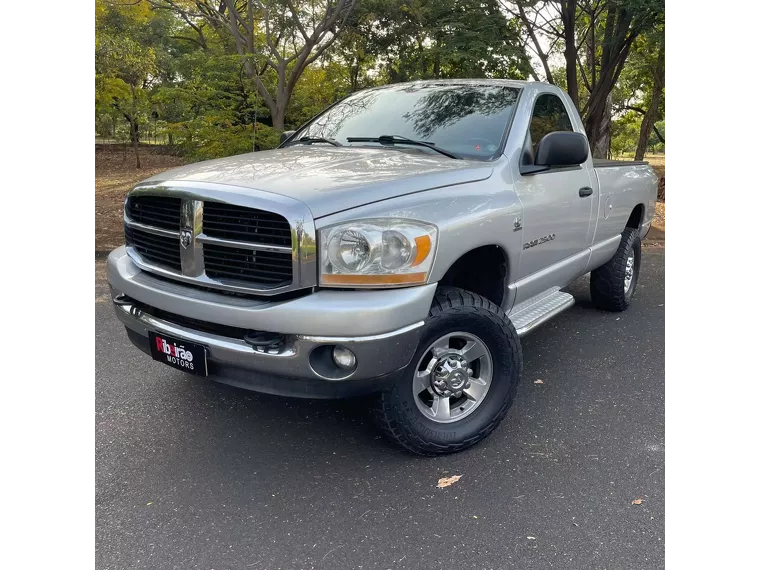 Dodge RAM Prata 6