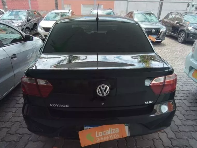 Volkswagen Voyage Preto 1