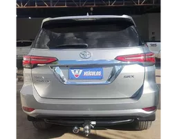 Toyota Hilux SW4