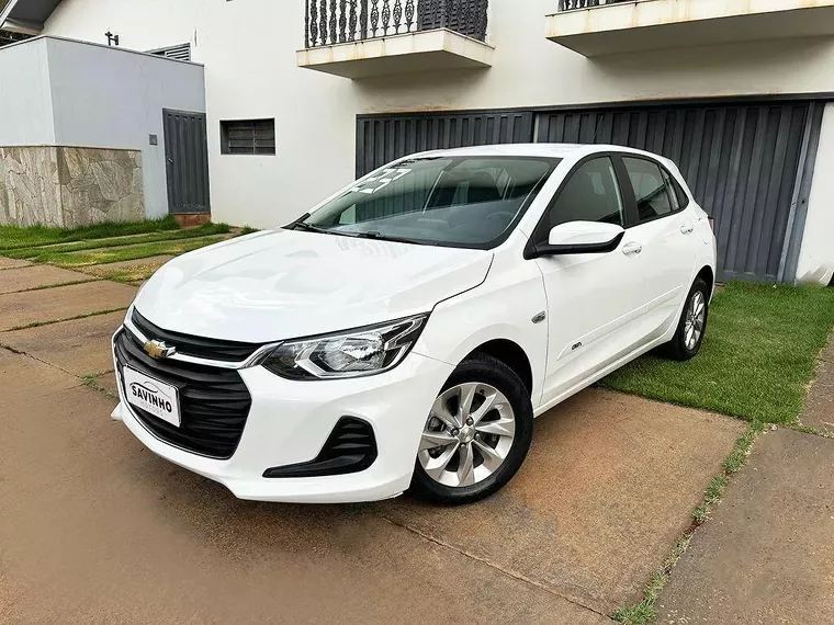 Chevrolet Onix Branco 2