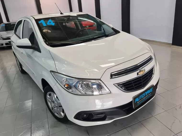 Chevrolet Onix Branco 8