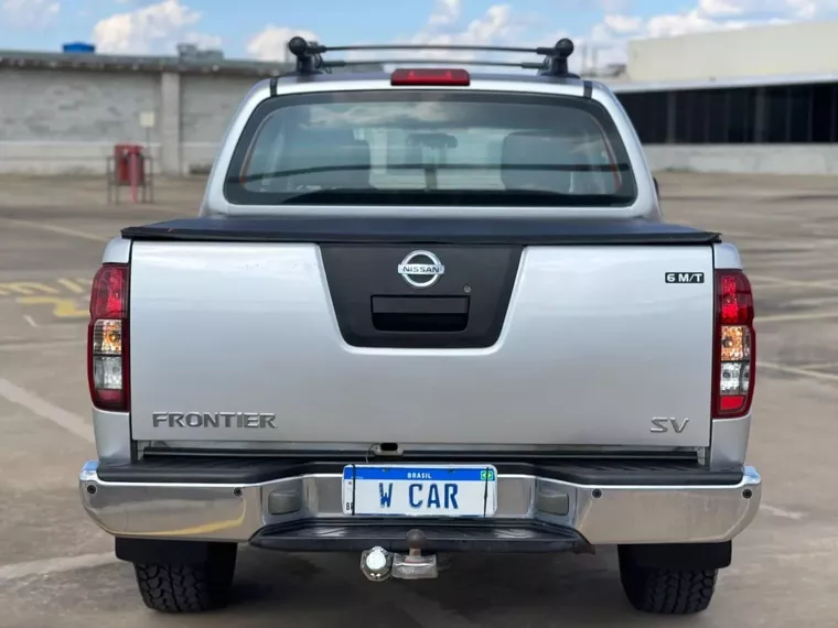 Nissan Frontier Prata 8