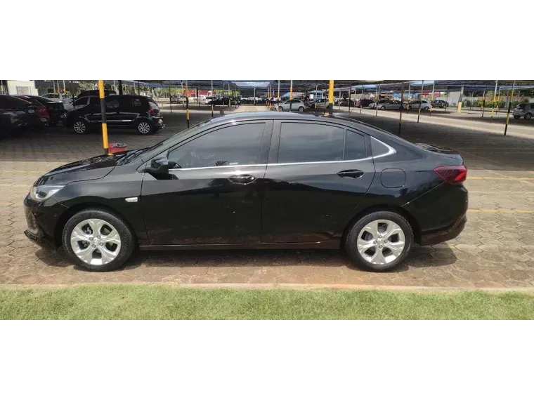 Chevrolet Onix Preto 5