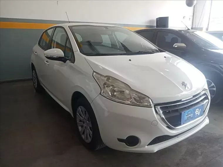 Peugeot 208 Branco 5