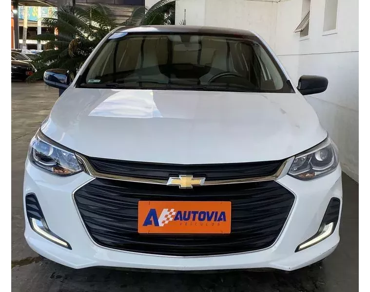 Chevrolet Onix Branco 11