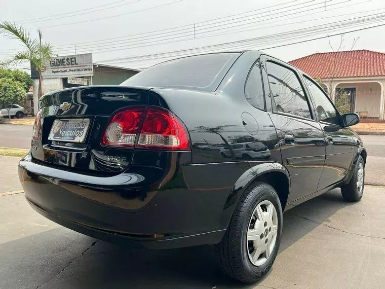 Chevrolet Classic Preto 3