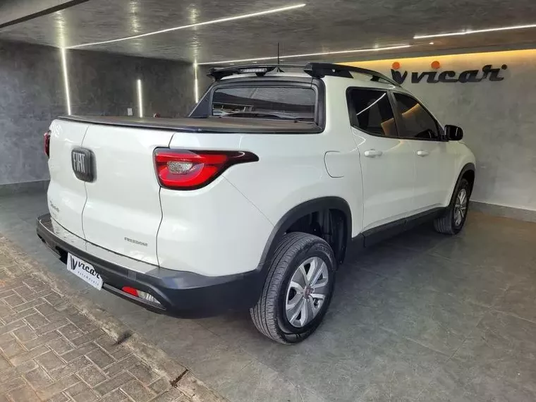 Fiat Toro Branco 4