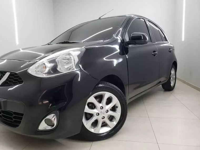 Nissan March Preto 3