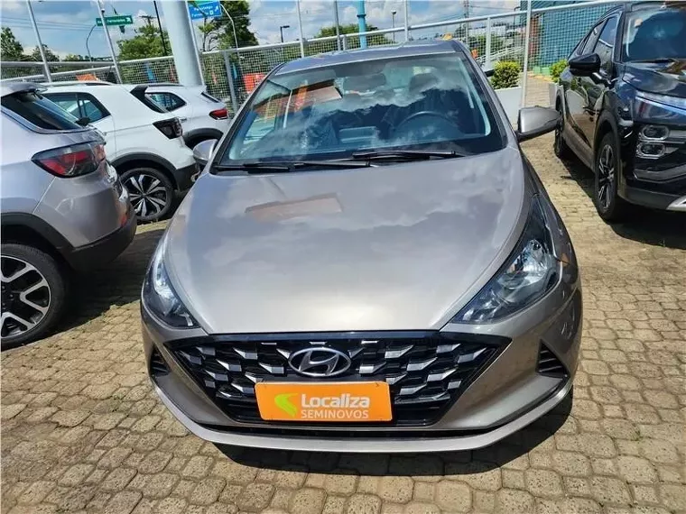 Hyundai HB20 Prata 4