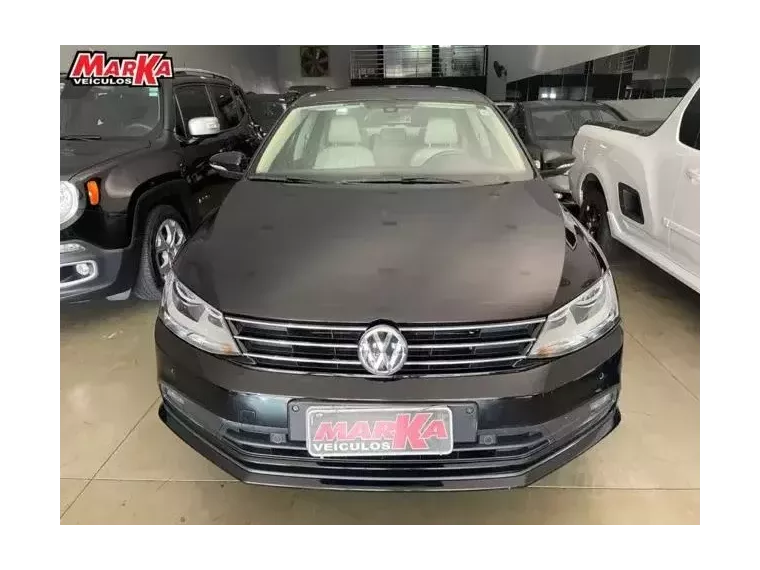 Volkswagen Jetta Preto 1