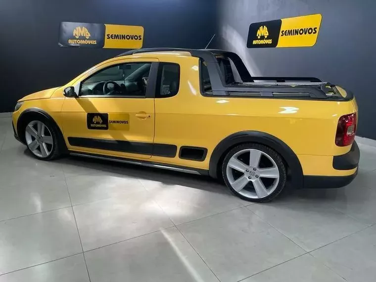 Volkswagen Saveiro Amarelo 14