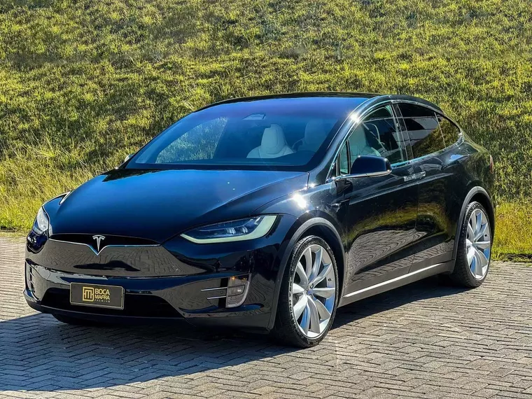 Tesla Model X Preto 6