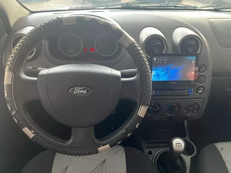 Ford Fiesta Azul 4