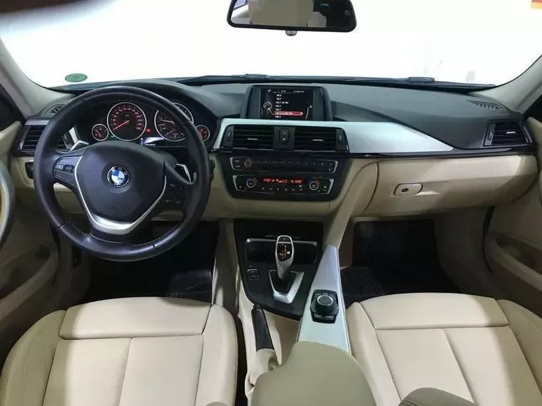 BMW 320i Branco 12