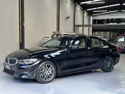 BMW 330i