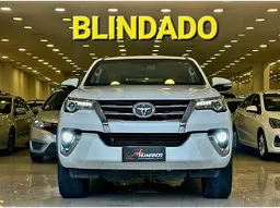 Toyota Hilux SW4