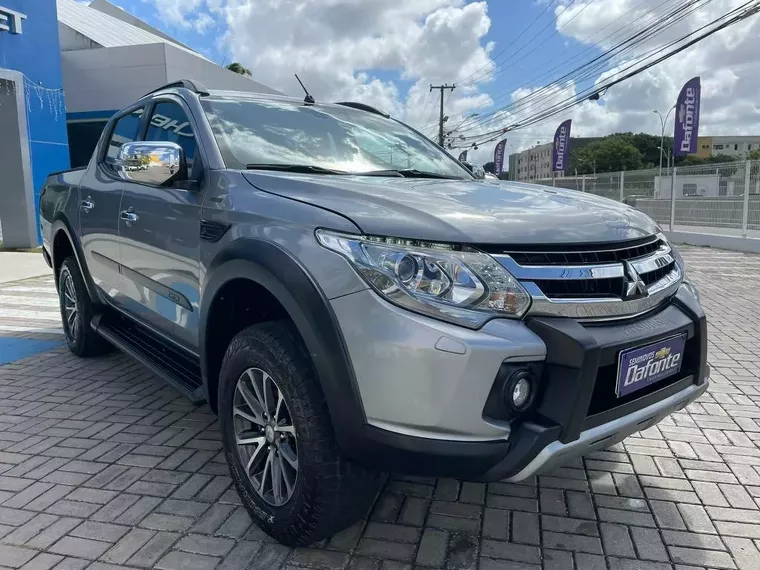 Mitsubishi L200 Triton Prata 18