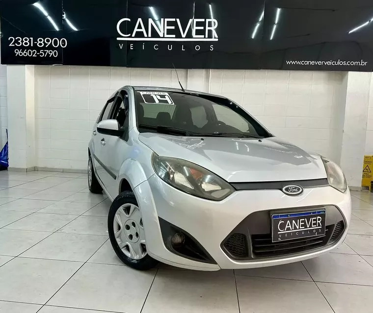 Ford Fiesta Prata 18