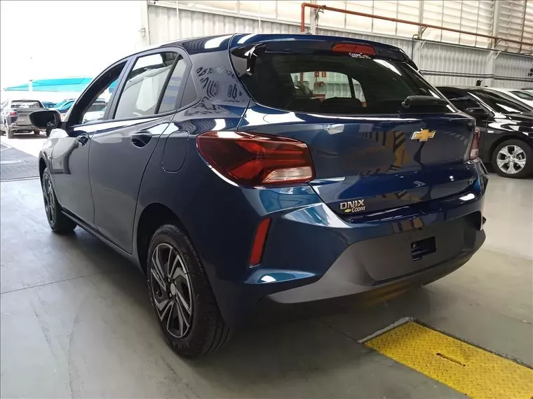 Chevrolet Onix Azul 19