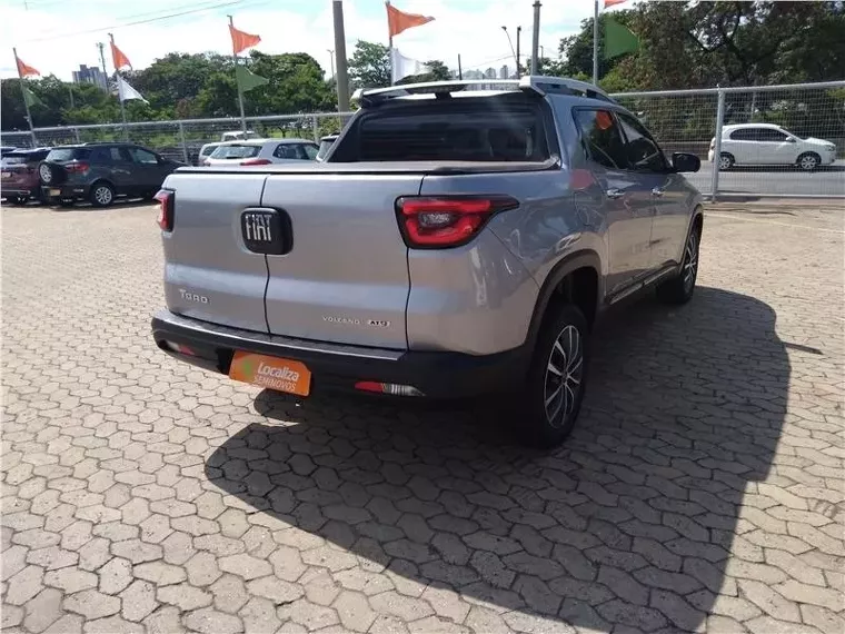 Fiat Toro Cinza 1