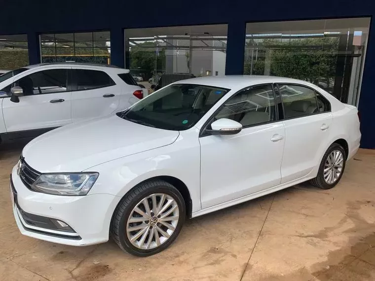 Volkswagen Jetta Branco 2