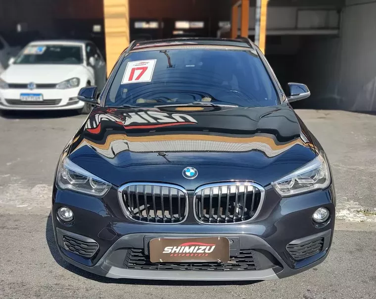 BMW X1 Preto 3