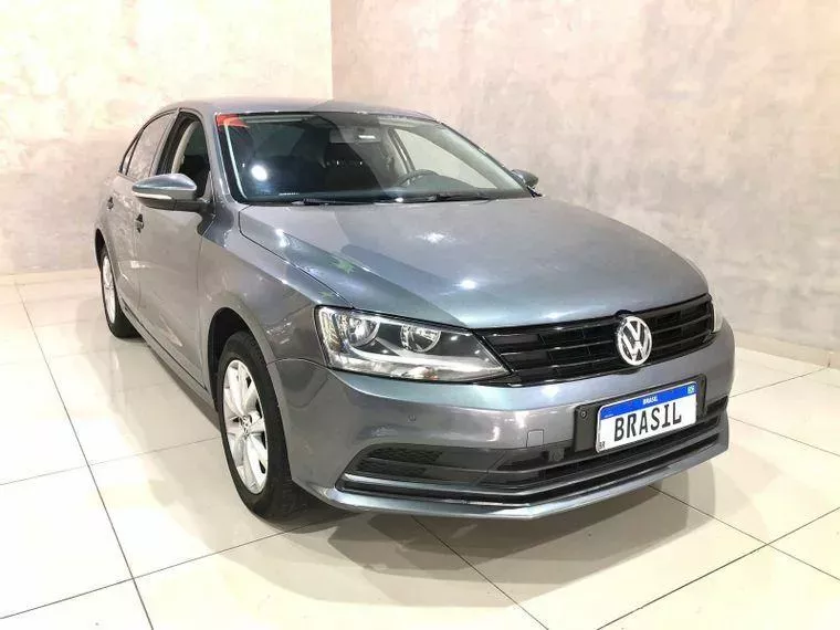 Volkswagen Jetta Cinza 1