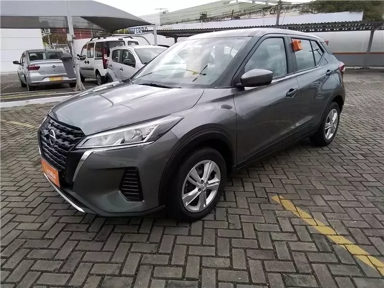 Nissan Kicks Cinza 5