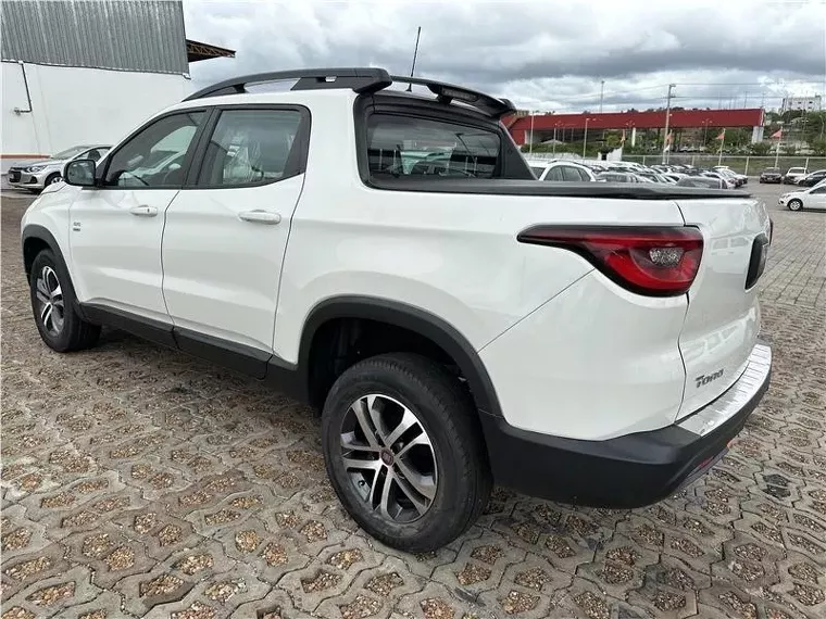 Fiat Toro Branco 2