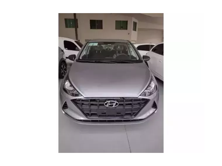 Hyundai HB20 Prata 8