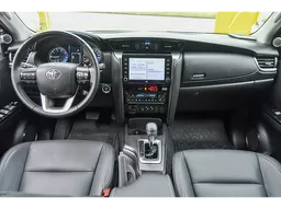 Toyota Hilux SW4